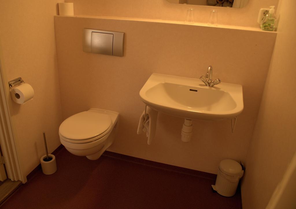 Hotel "De Steenen Man" Zurich Rum bild