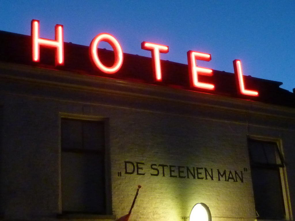 Hotel "De Steenen Man" Zurich Exteriör bild